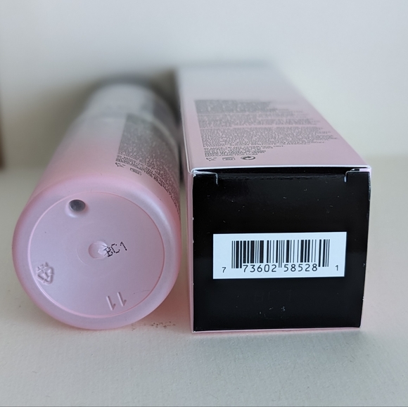 MAC Hydrating Micellar Water Makeup Remover - Picture 2 of 2